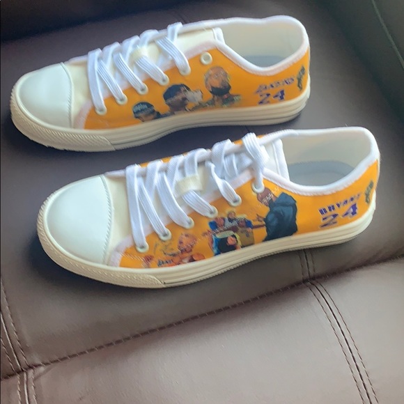 Lakers Legend Chucks - Picture 3 of 6